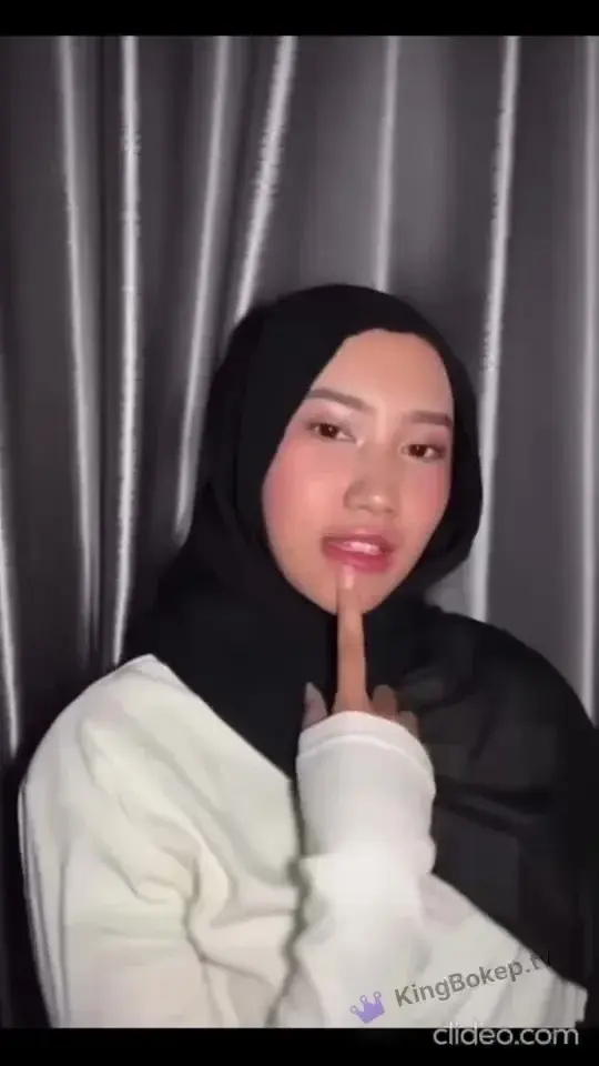 Bokep Indo 2026 Kerudung Pashmina Kembali Mengudara Viral di Kebun Sawit - Bergetar Bokep Indo 2026 Kerudung Pashmina Kembali Mengudara Viral di Kebun Sawit